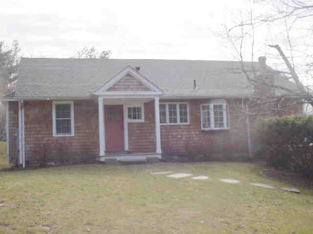 Building photograph for 20 ALLEN RD